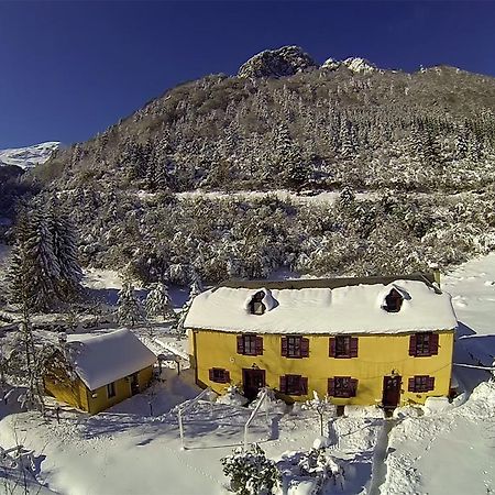 Gite Auberge Les Cascades Ла-Монжи Экстерьер фото