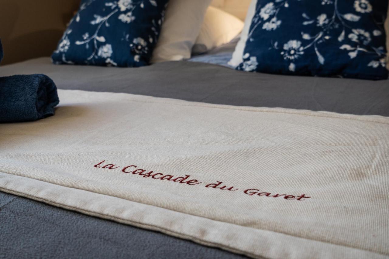 Gite Auberge Les Cascades Ла-Монжи Экстерьер фото