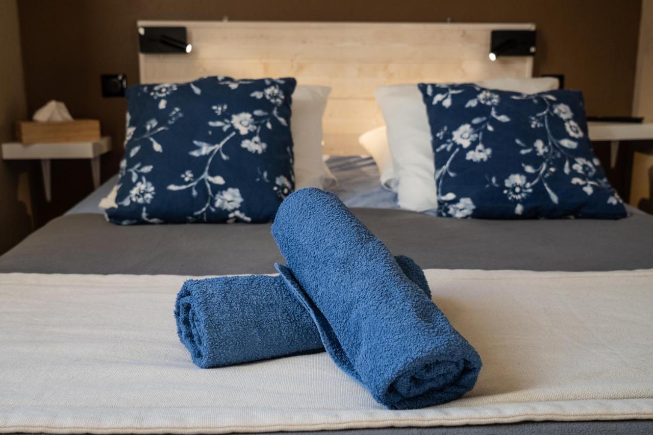 Gite Auberge Les Cascades Ла-Монжи Экстерьер фото